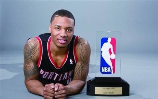 相比之下 相比之下